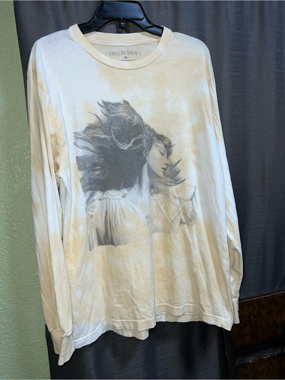 Taylor Swift Limited RARE Fearless Album Cover Tie Dye Shirt Ling Sleeve